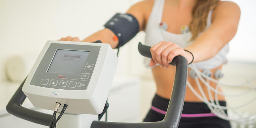 Leistungsdiagnostik am Ergometer in der Praxis Jochen Wolf am Schillerplatz in Mainz